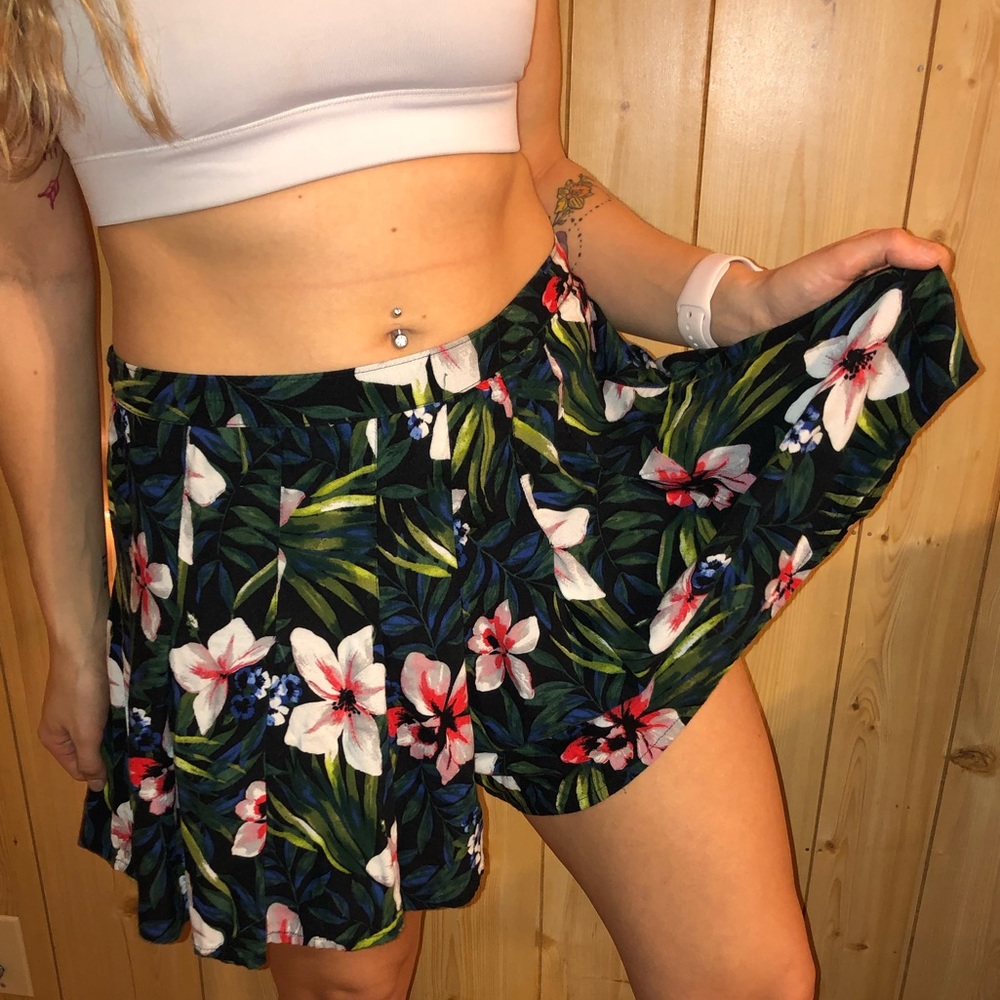 Hollister floral skort